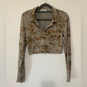 Rebellious Dreamer women's S graffiti print long sleeve crop top with collar EUC